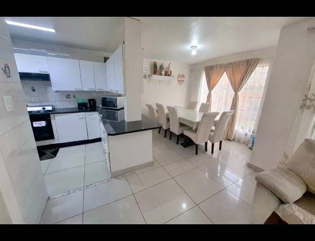 2 BEDROOM TOWNHOUSE FOR SALE IN BENONI CENTRAL
